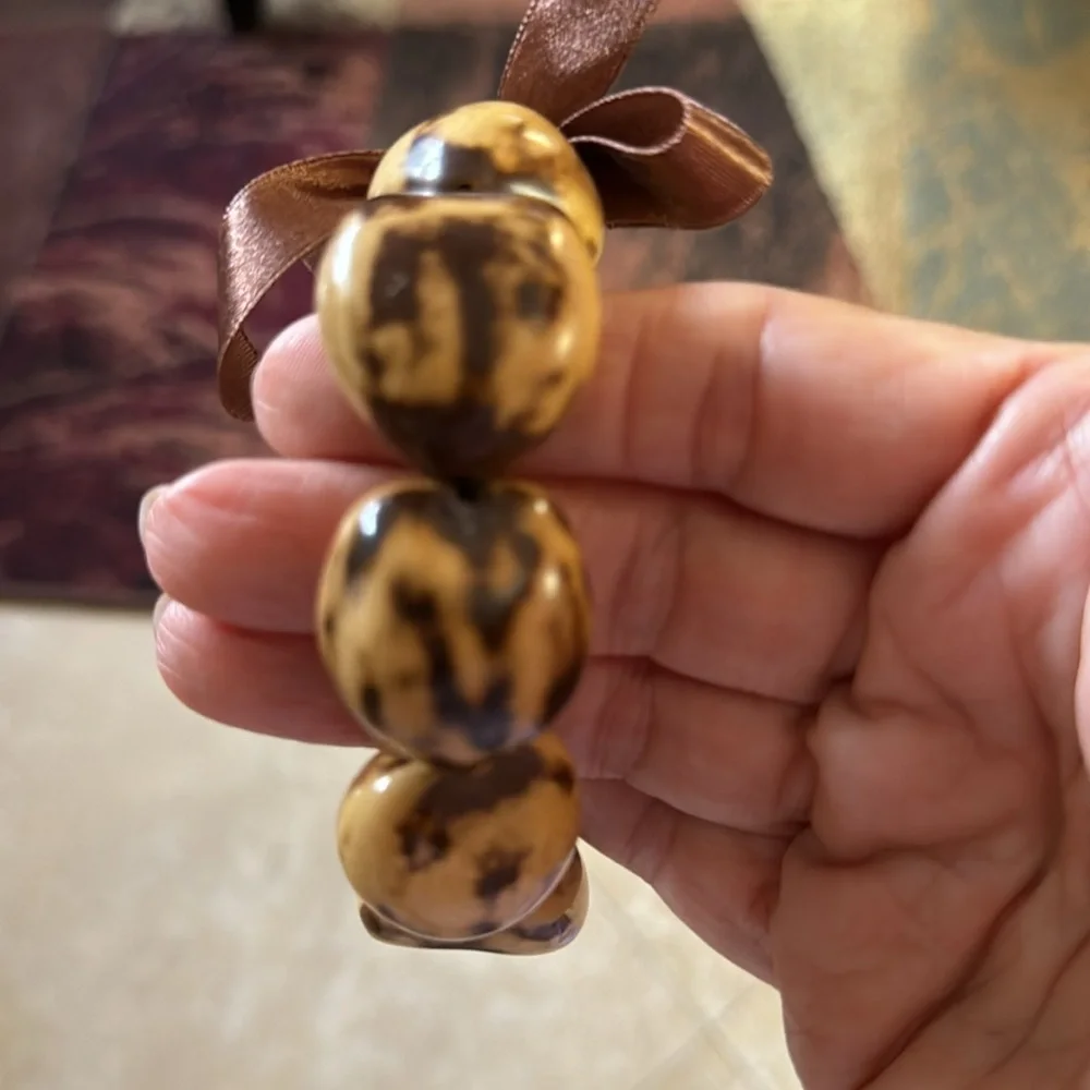 NEW Natural Two tone, authentic Kukui Nut Bracelet. Stretch. Wedding. Gr…‎